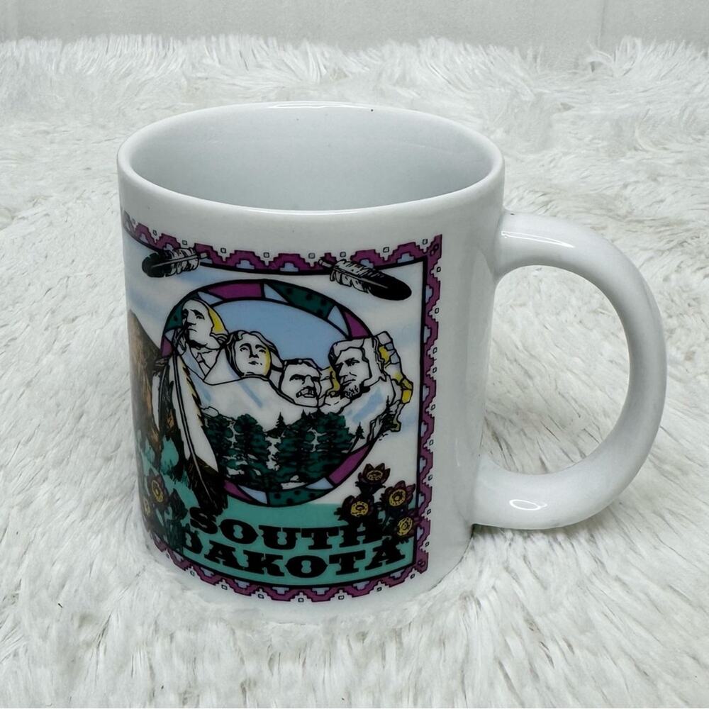 Vintage white purple South Dakota Mt Rushmore bison mug